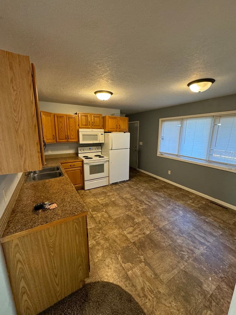 Minot House: 820 2nd Ave SW