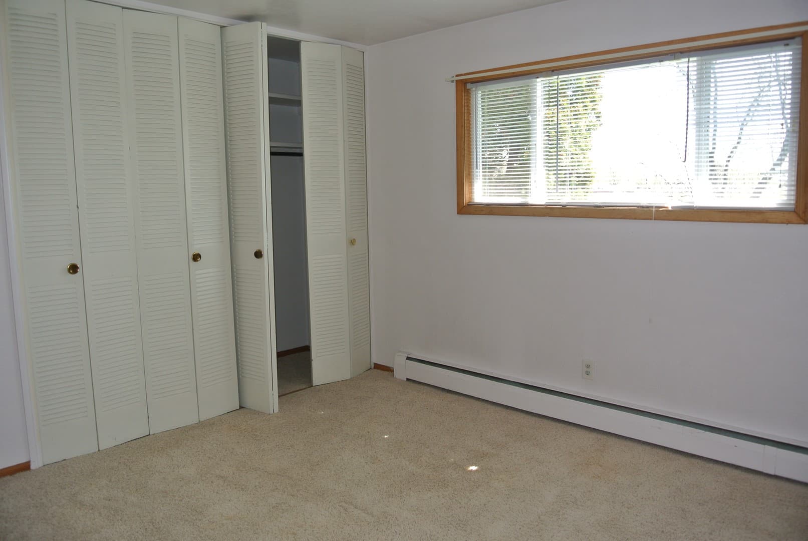Minot Apartment: 1700 6th St NW