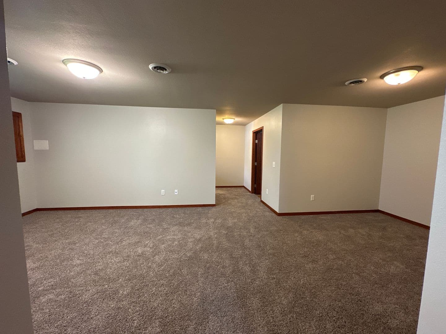 Minot House: 111 Mulberry Loop