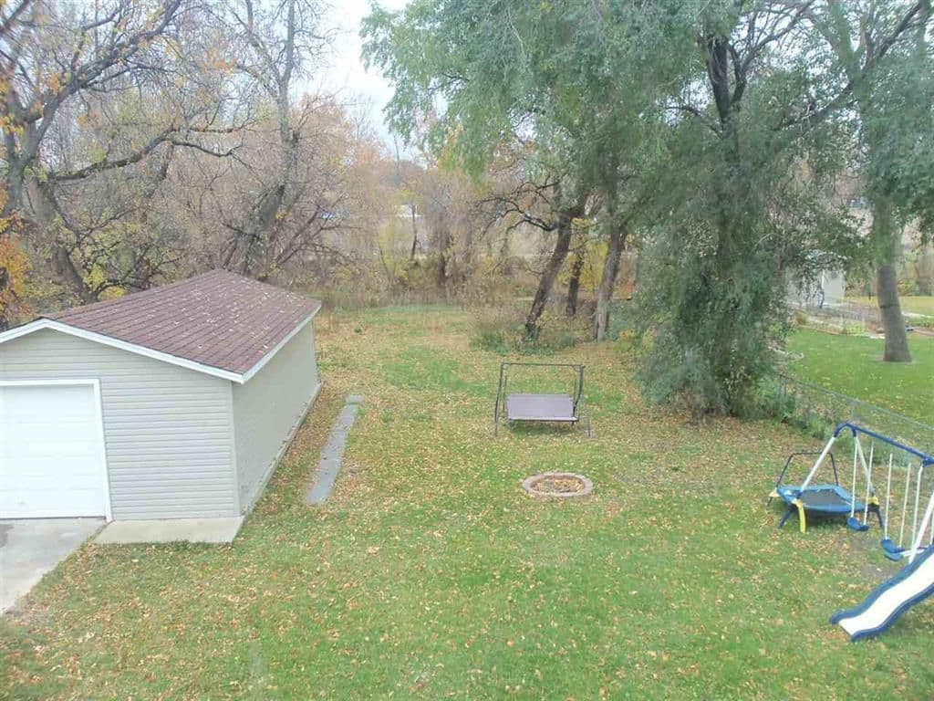 Minot House: 1217 5th Ave NW *For sale*