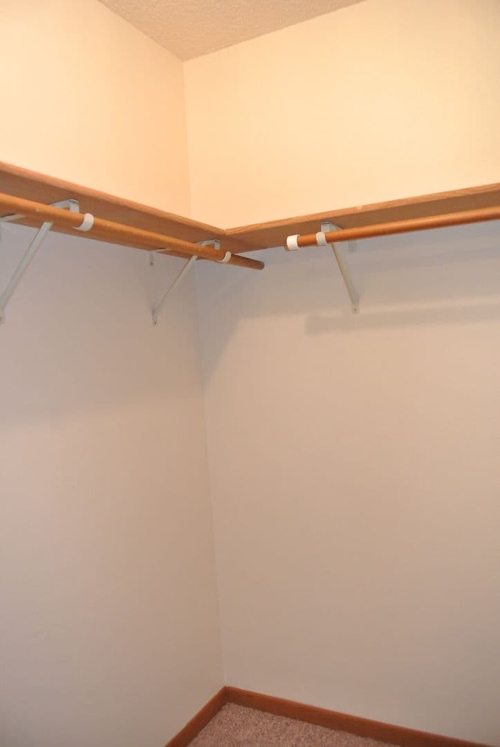 Minot Apartment: 1405 2nd Ave SW