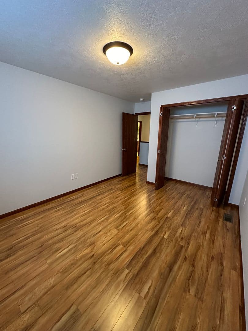 Minot House: 1524 35th Ave SE
