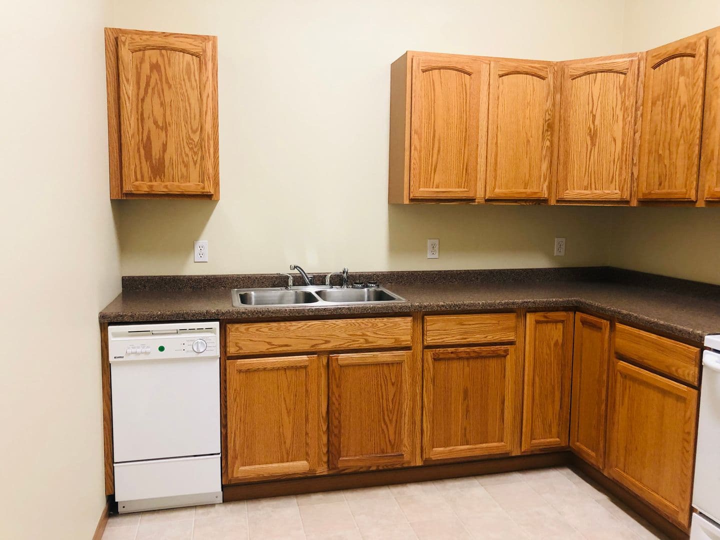 Minot Apartment: 17 South Main