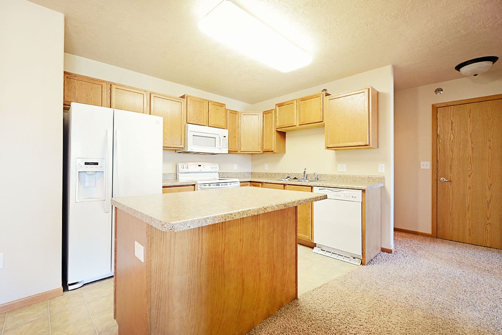 Minot Apartment: 11 36th Ave NW
