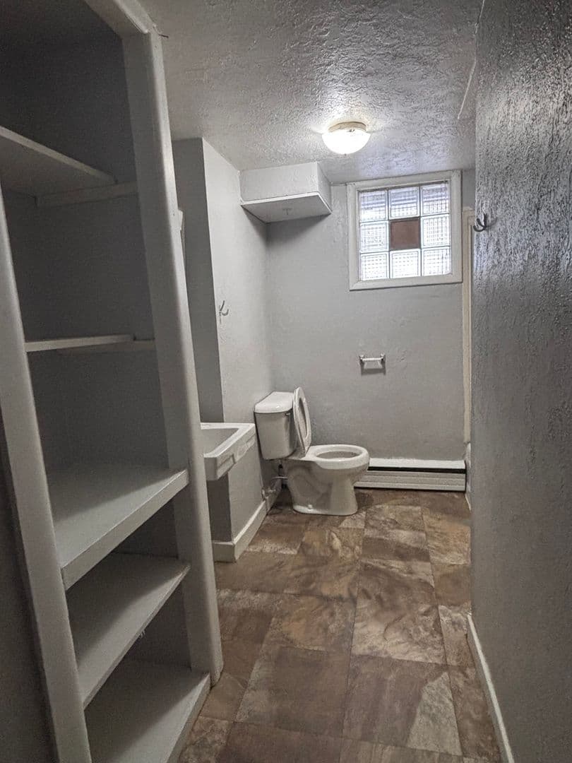 Minot Apartment: 108 11th Ave SE