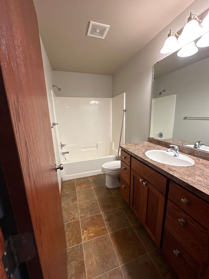 Minot House: 111 Mulberry Loop
