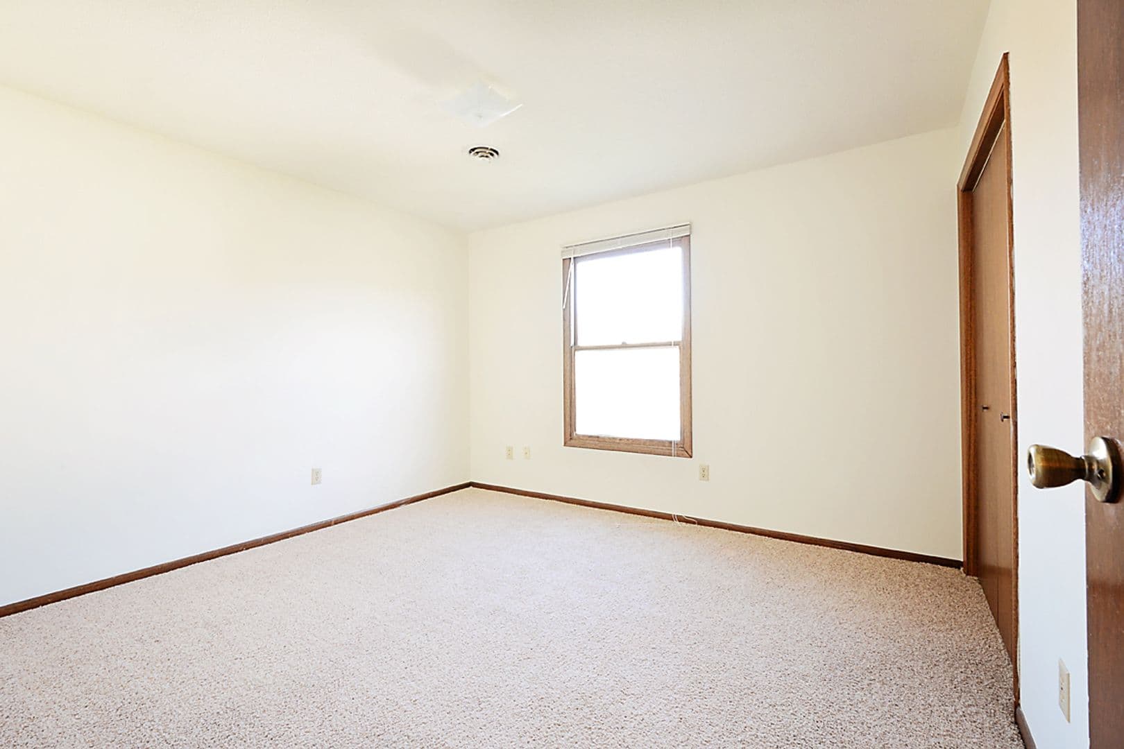 Minot Apartment: 601 Maple Street