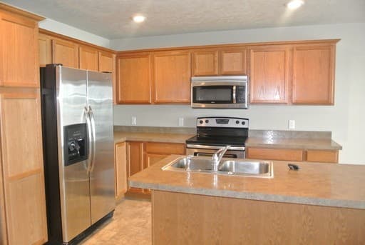 Minot Apartment: 1100 32nd Ave SW