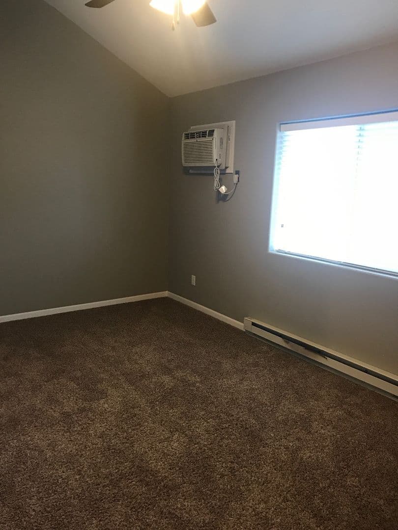 Minot Condo: 612 Colton St SW