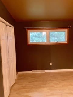 Minot House: 522 25th Ave NW