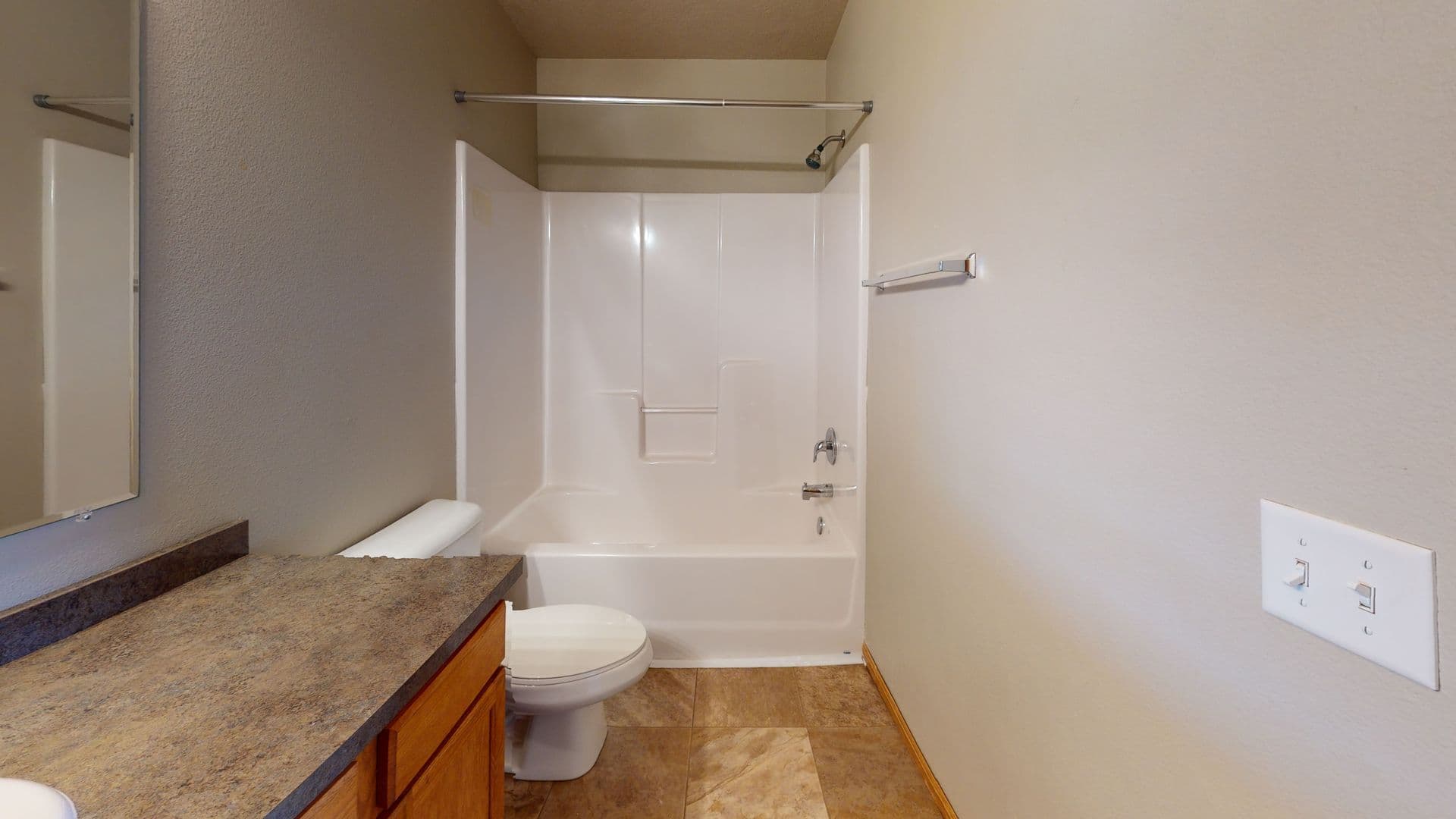 Minot Apartment: 2102-2136 Landmark Circle