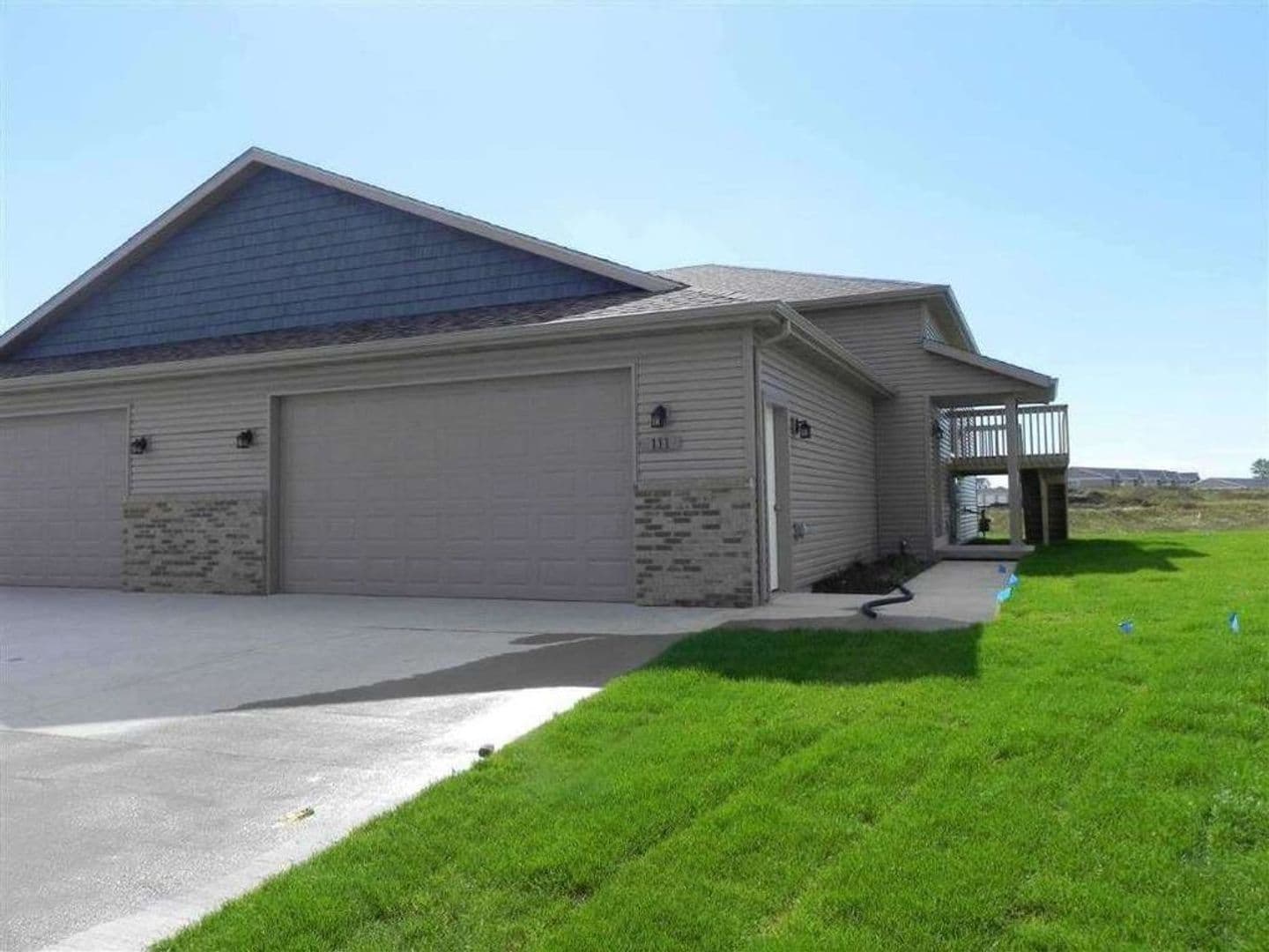 Minot House: 111 Mulberry Loop