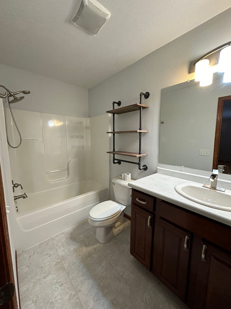Minot House: 1524 35th Ave SE
