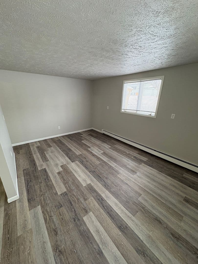 Minot Apartment: 2001/2003 Skyline Drive