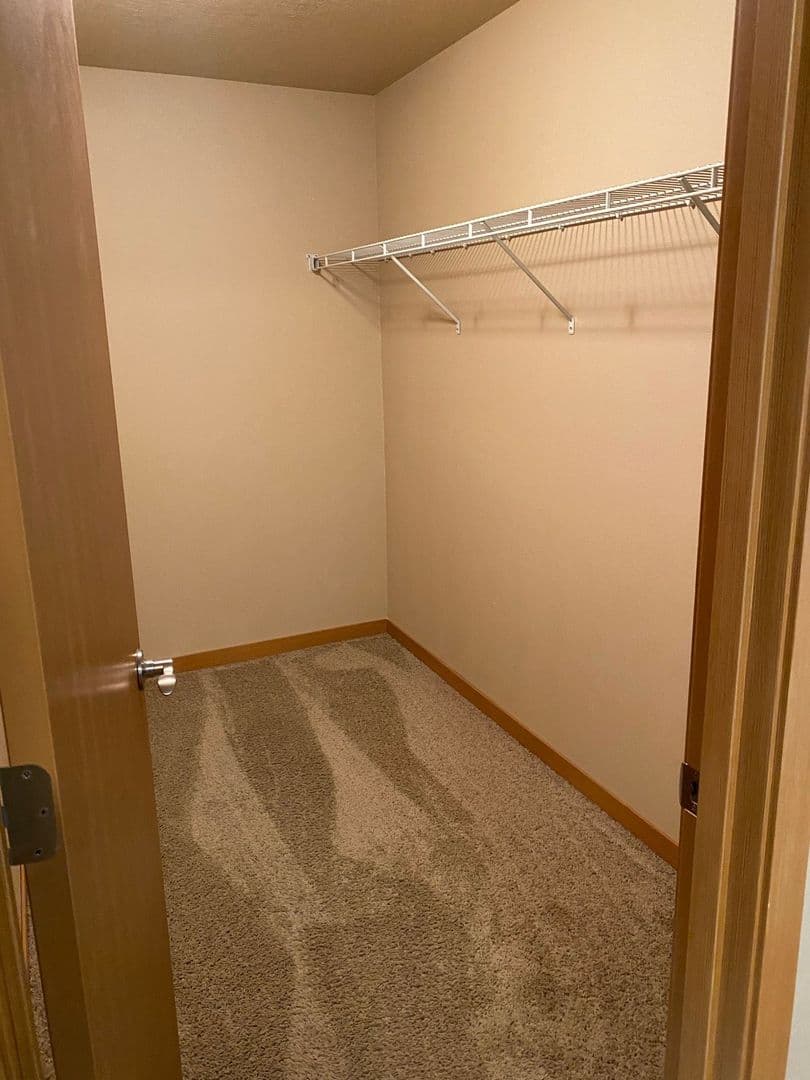 Minot Apartment: 1624 20th Ave NW #203