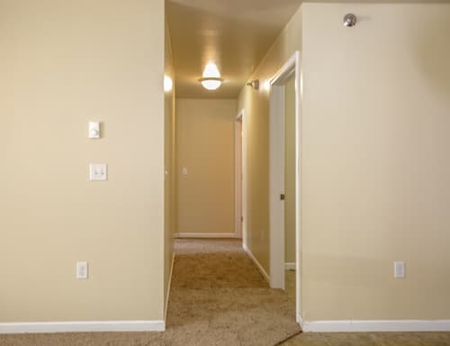 Minot Apartment: 1314 8th St NW