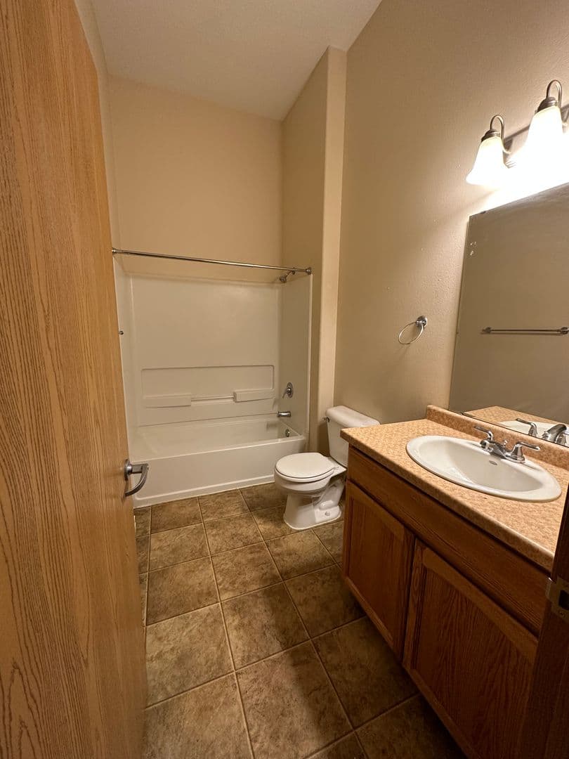 Minot Apartment: 17 South Main