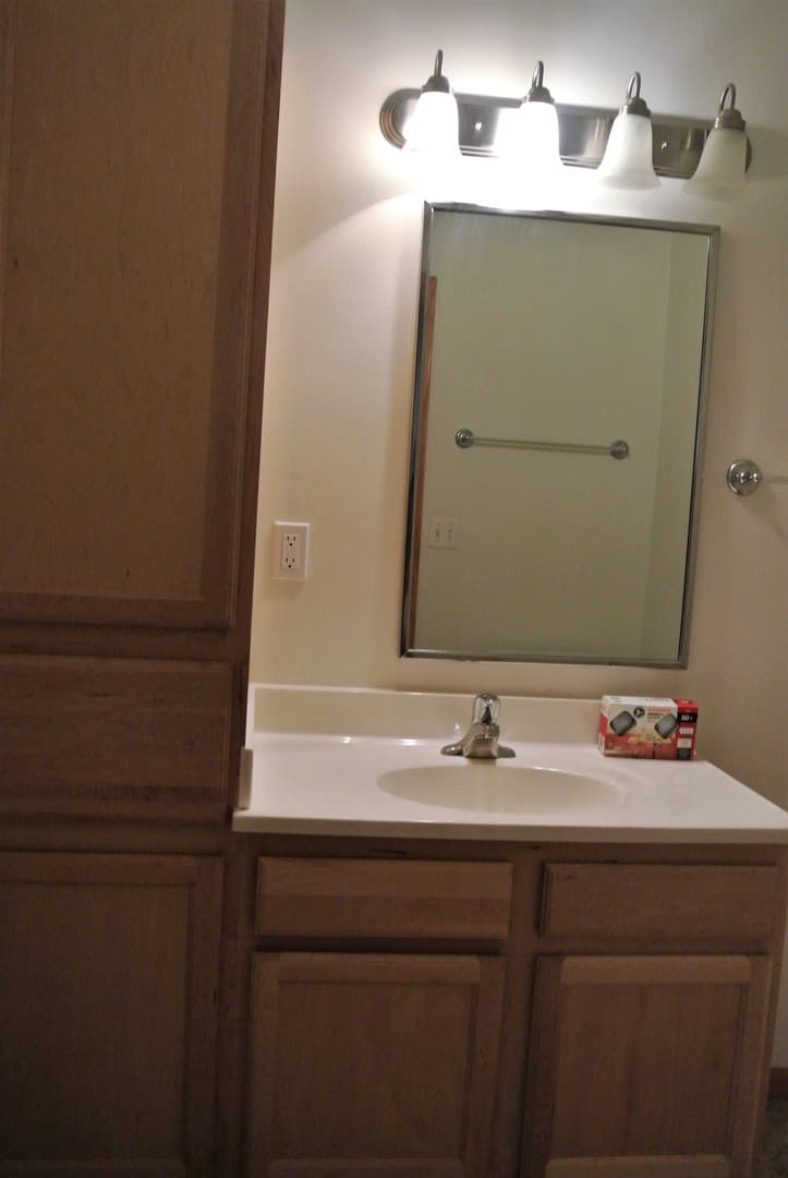 Minot Apartment: 15 South Main