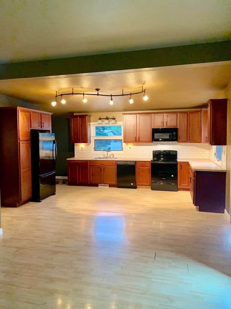 Minot House: 522 25th Ave NW