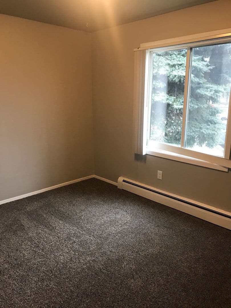 Minot Apartment: 1824 South Main
