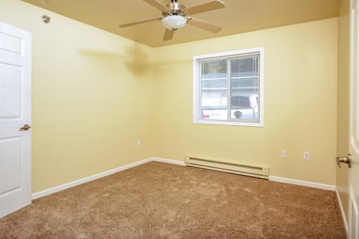 Minot Apartment: 1314 8th St NW
