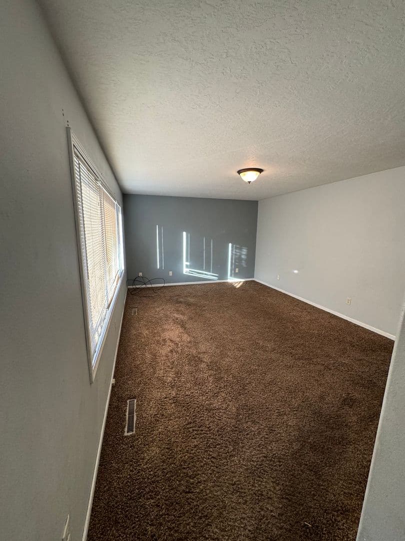 Minot House: 820 2nd Ave SW