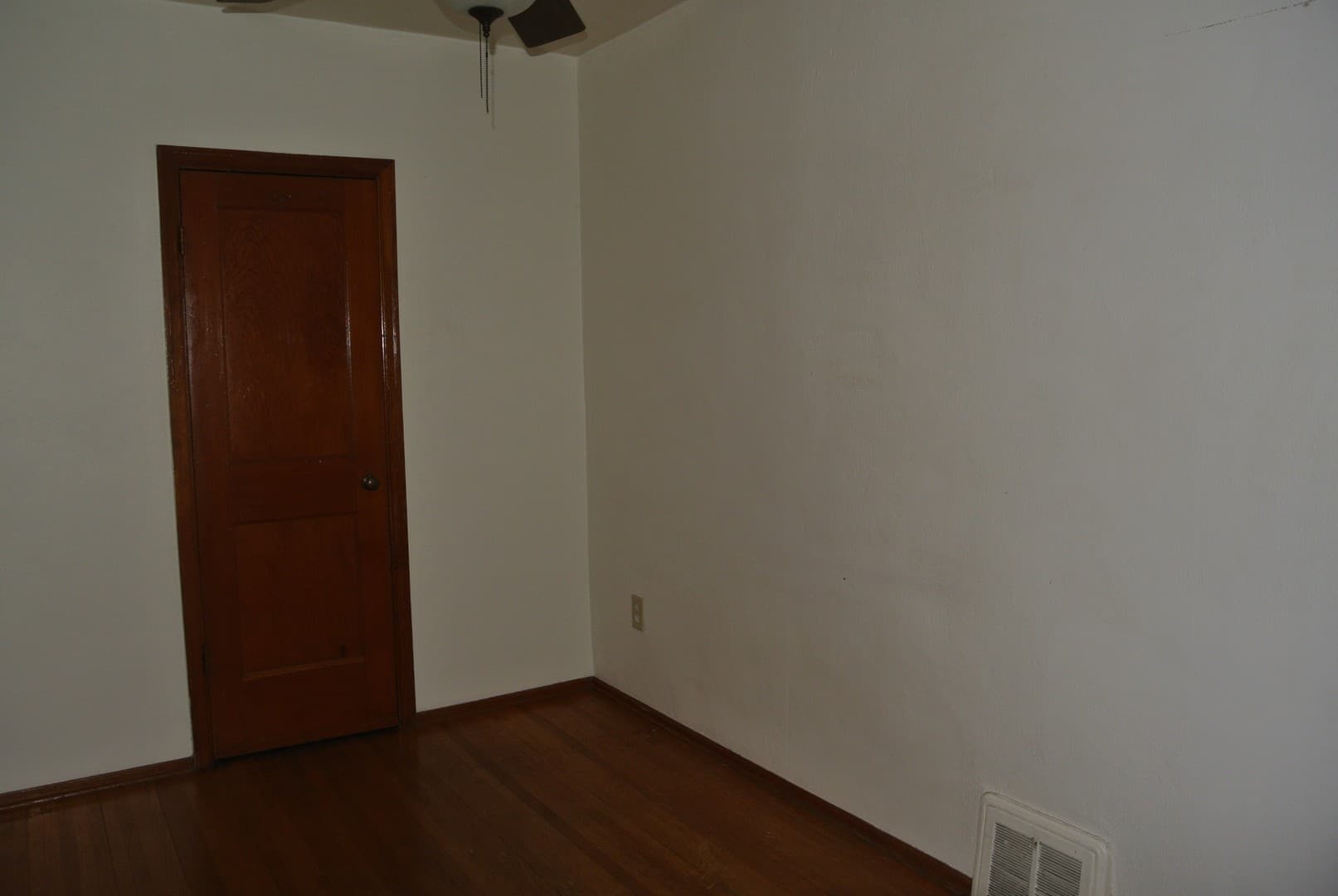 Minot House: 219 - 13th Ave SE