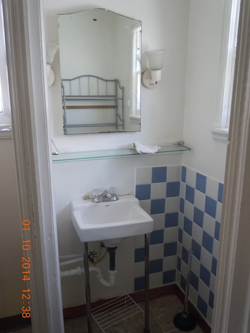 Minot House: 219 - 13th Ave SE