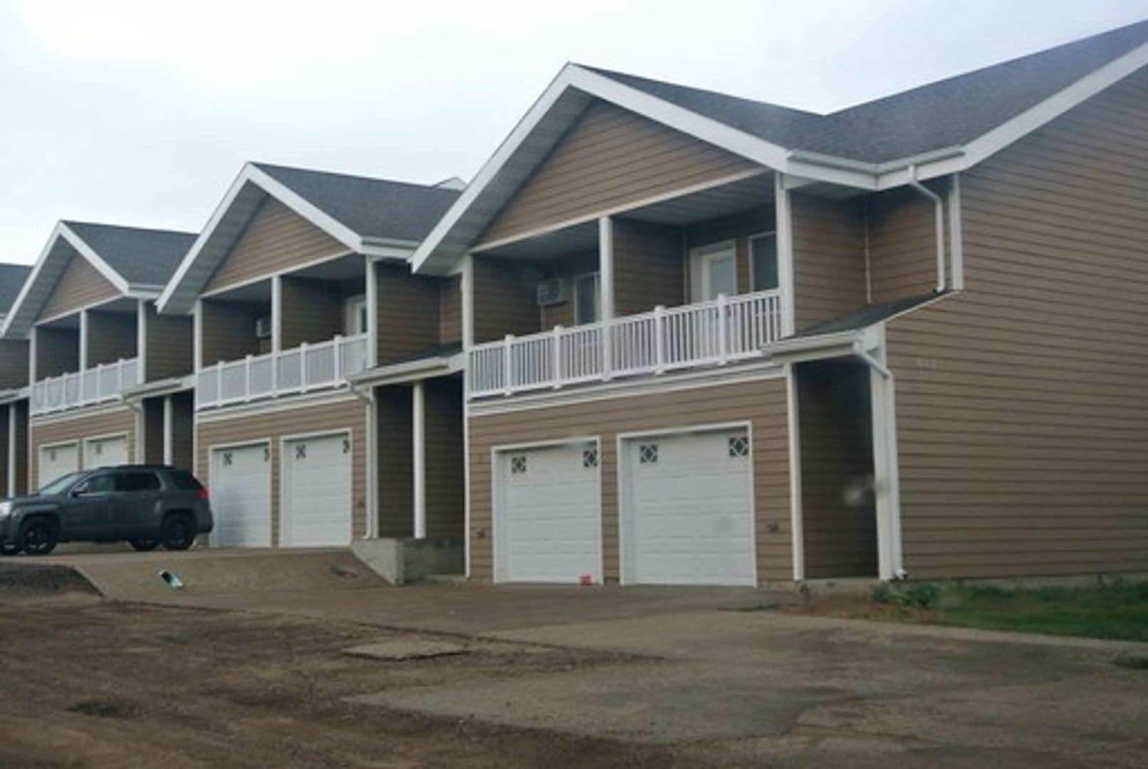 Minot Condo: 612 Colton St SW
