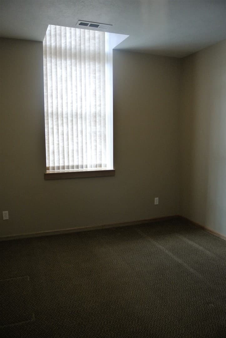 Minot Apartment: 15 South Main