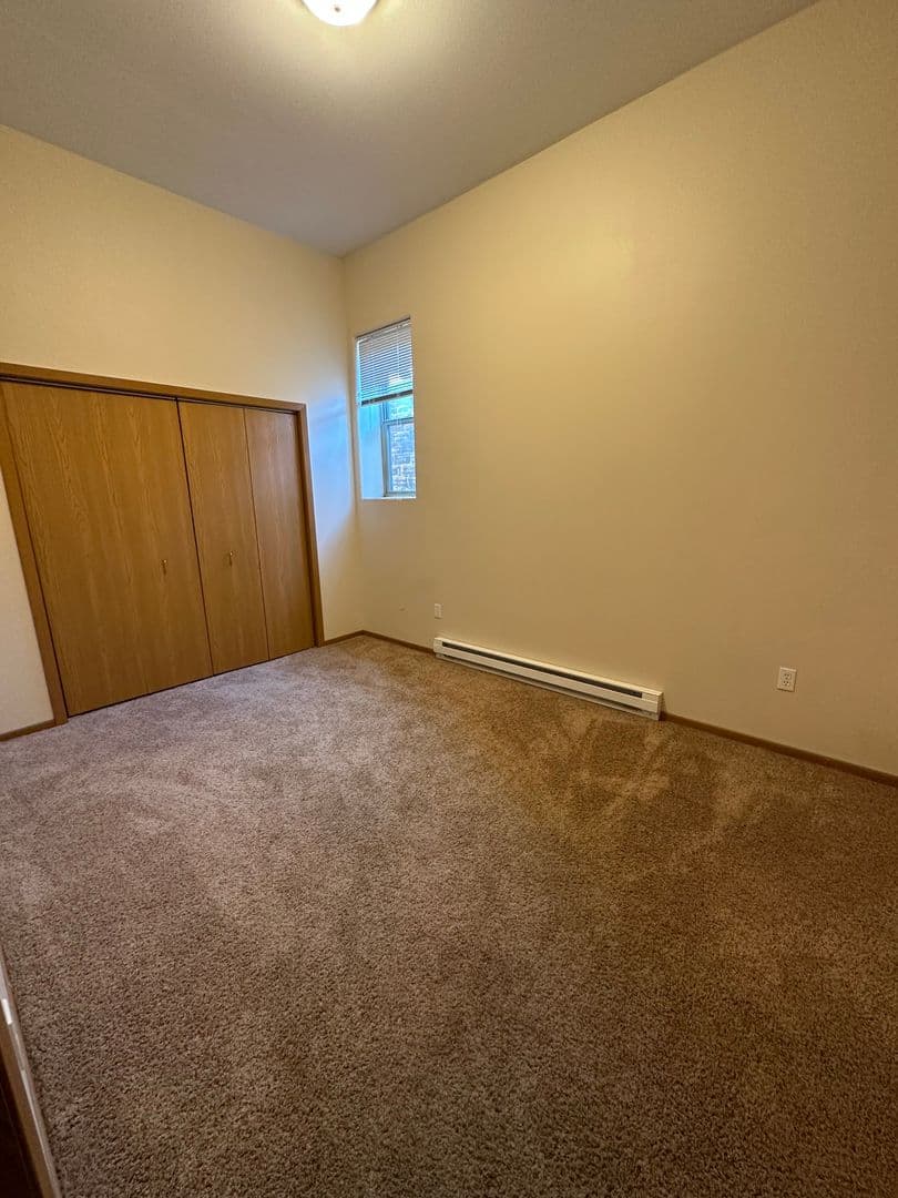 Minot Apartment: 17 South Main