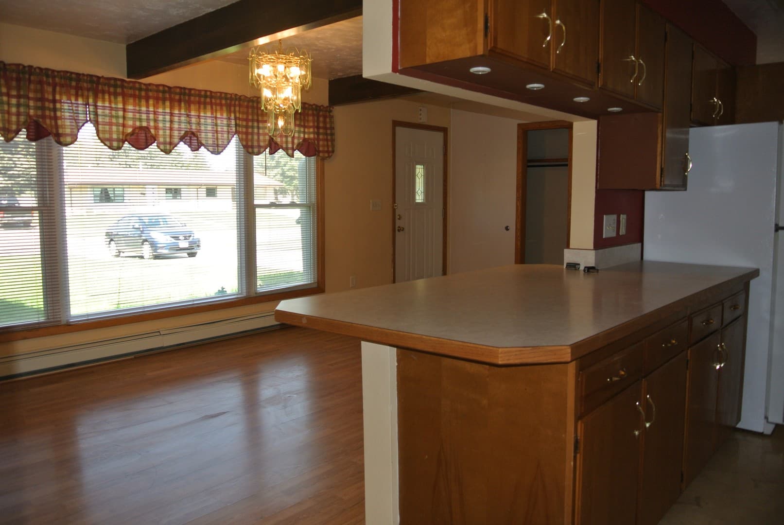 Minot Apartment: 1700 6th St NW
