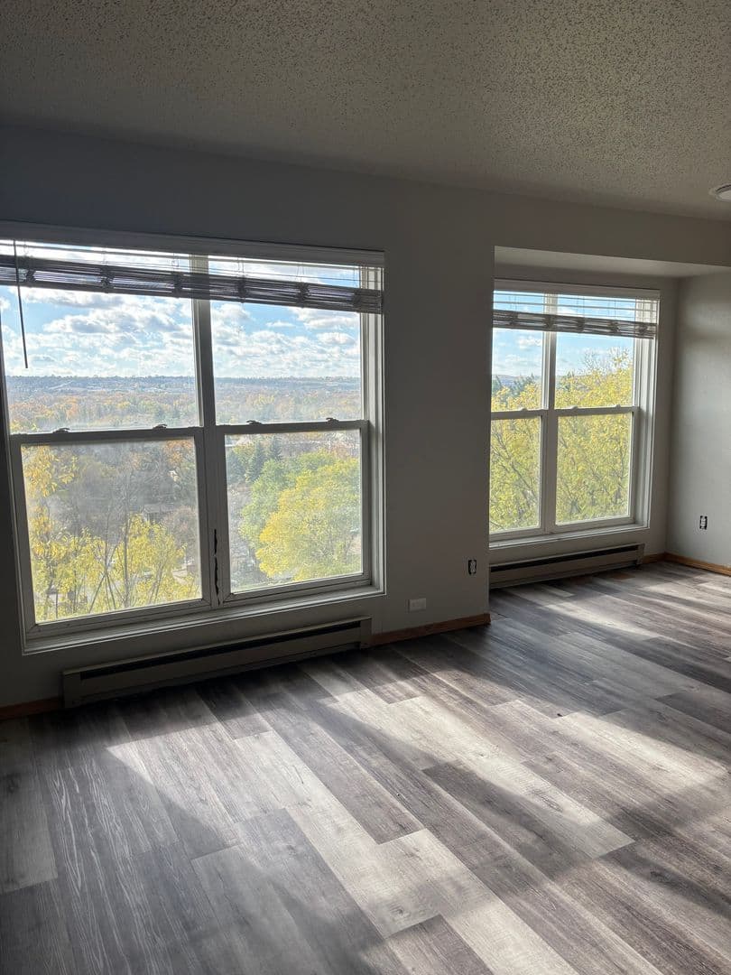 Minot House: 937 Delmar Court
