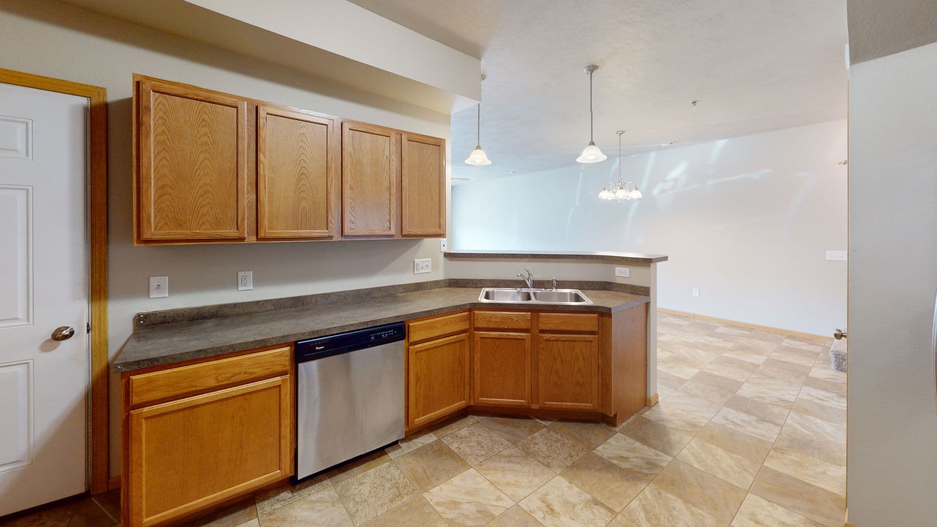 Minot Condo: 1461-1483 34th Ave SE