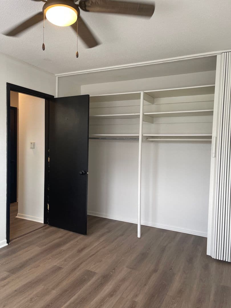 Des Moines Apartment: 6315 Hickman Rd, 6319 Hickman Rd