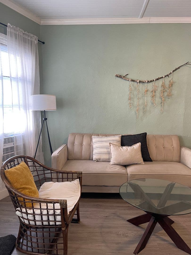 Des Moines Apartment: 2816 Cottage Grove Ave
