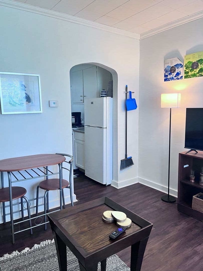 Des Moines Apartment: 1111 27th St