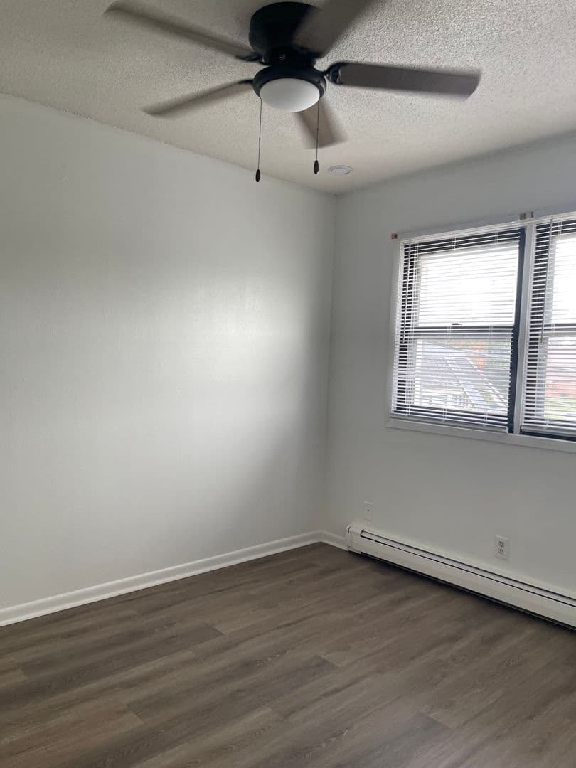 Des Moines Apartment: 6315 Hickman Rd, 6319 Hickman Rd