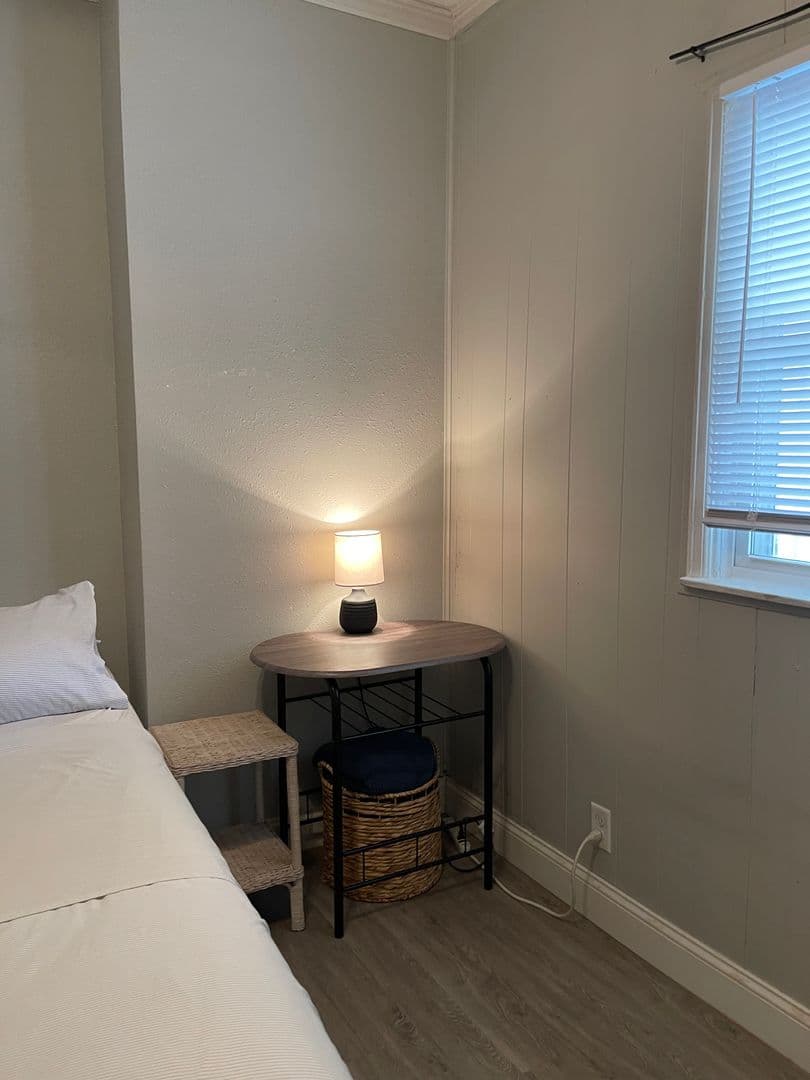 Des Moines Apartment: 2816 Cottage Grove Ave