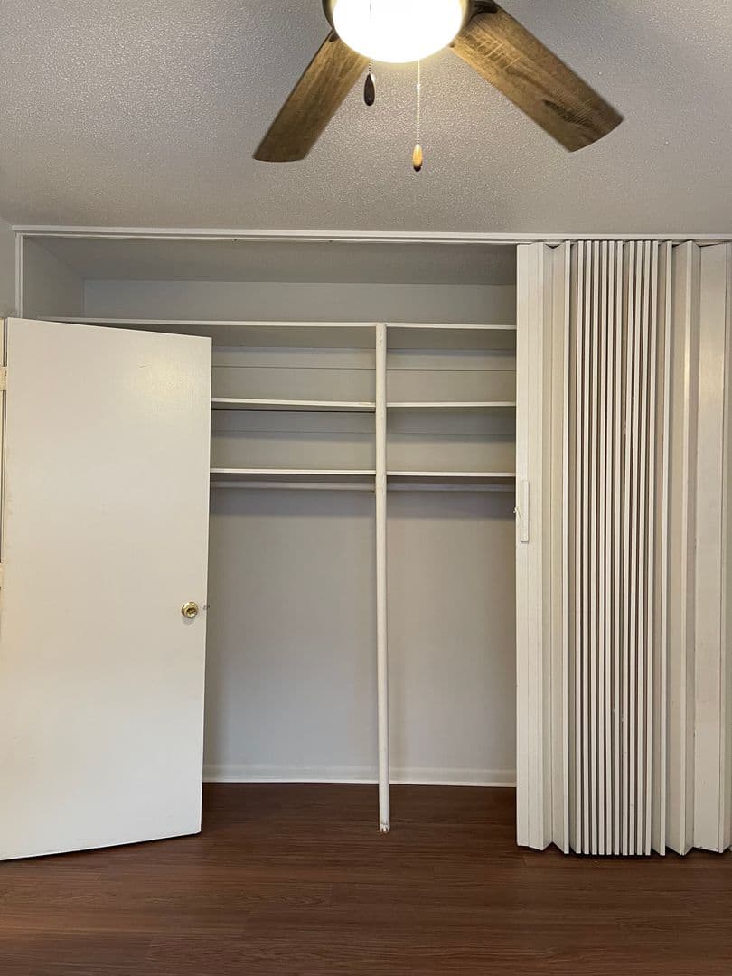 Des Moines Apartment: 6315 Hickman Rd, 6319 Hickman Rd