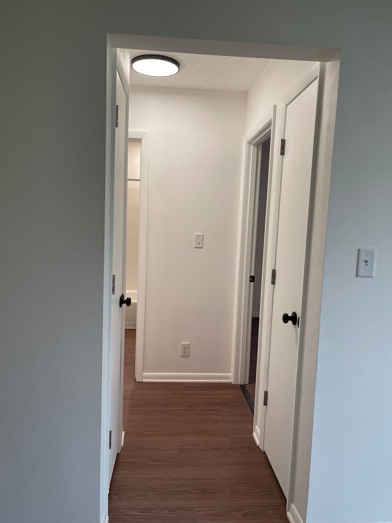 Des Moines Apartment: 6315 Hickman Rd, 6319 Hickman Rd