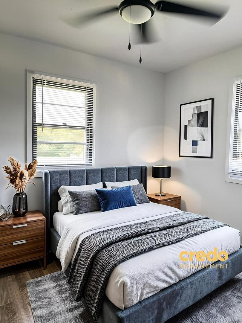 Des Moines Apartment: 6315 Hickman Rd, 6319 Hickman Rd