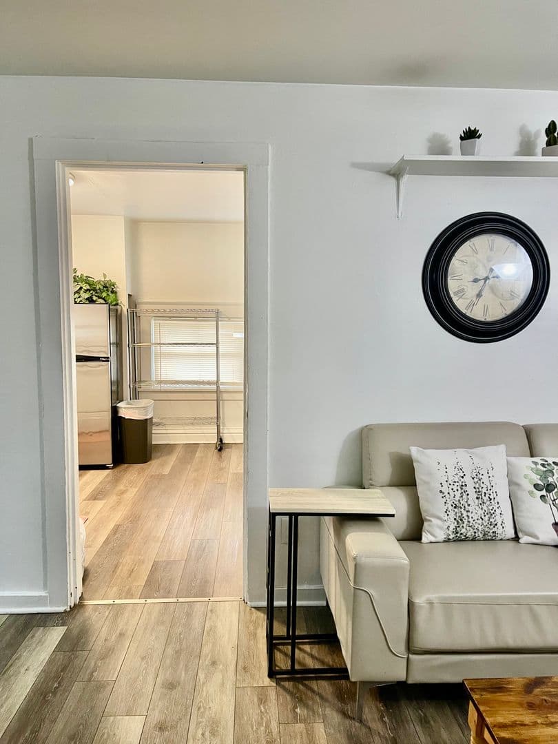 Des Moines Apartment: 2816 Cottage Grove Ave
