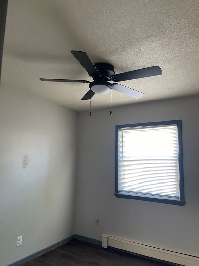 Des Moines Apartment: 1075 33rd St