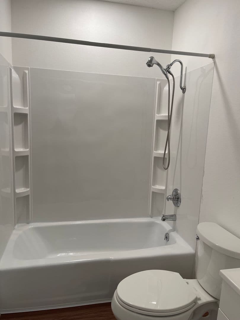 Des Moines Apartment: 6315 Hickman Rd, 6319 Hickman Rd