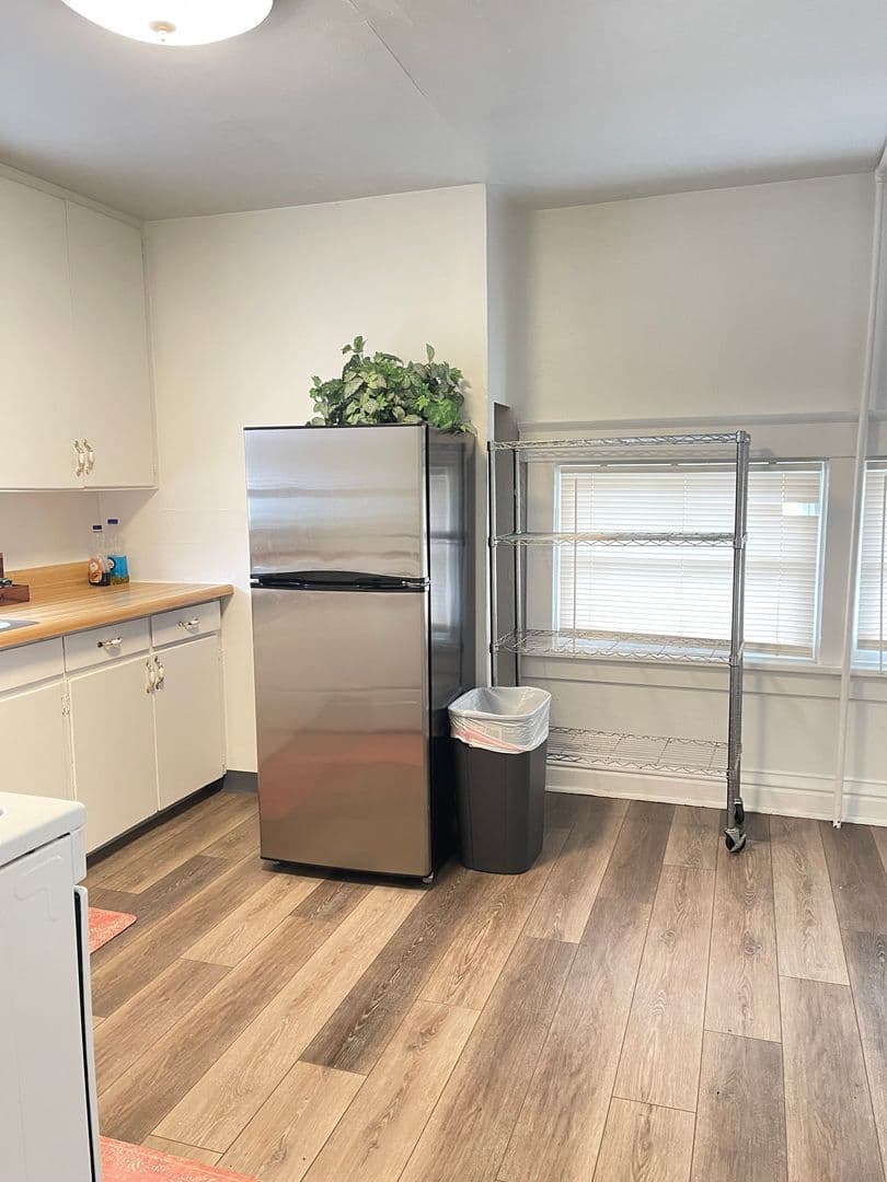 Des Moines Apartment: 2816 Cottage Grove Ave
