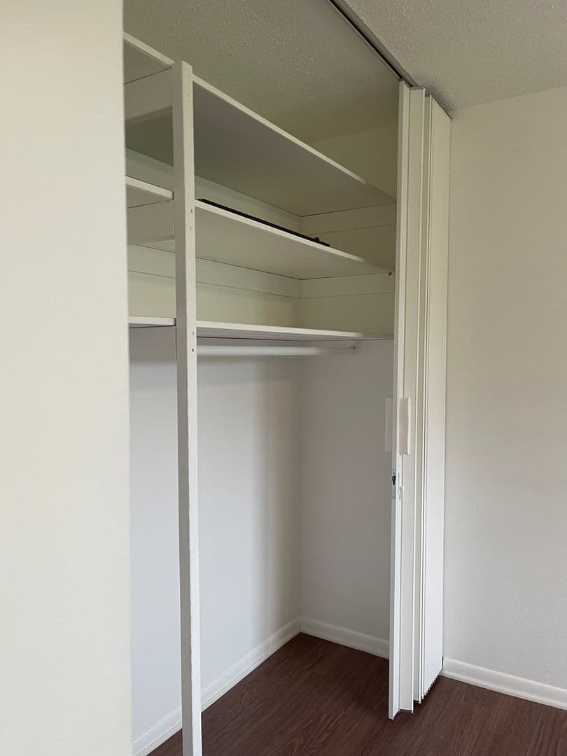 Des Moines Apartment: 6315 Hickman Rd, 6319 Hickman Rd