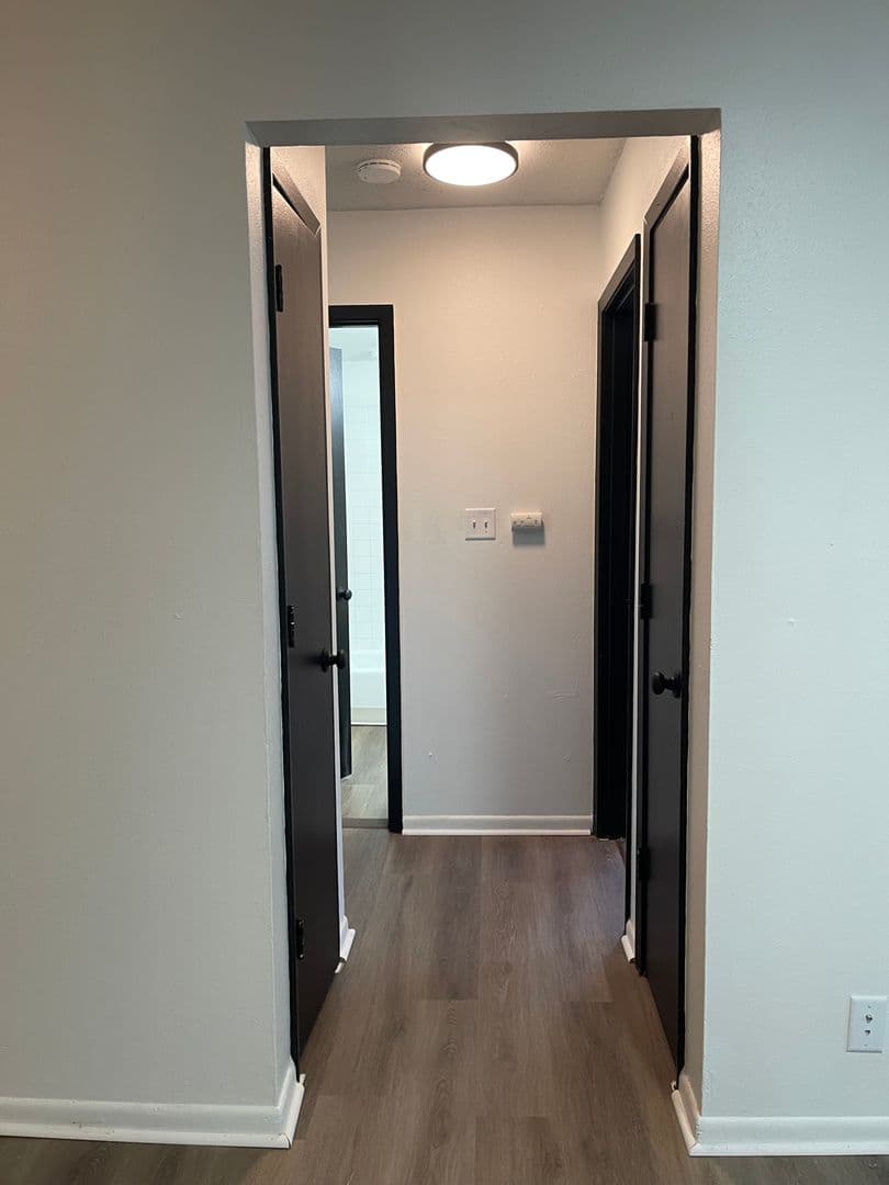 Des Moines Apartment: 6315 Hickman Rd, 6319 Hickman Rd