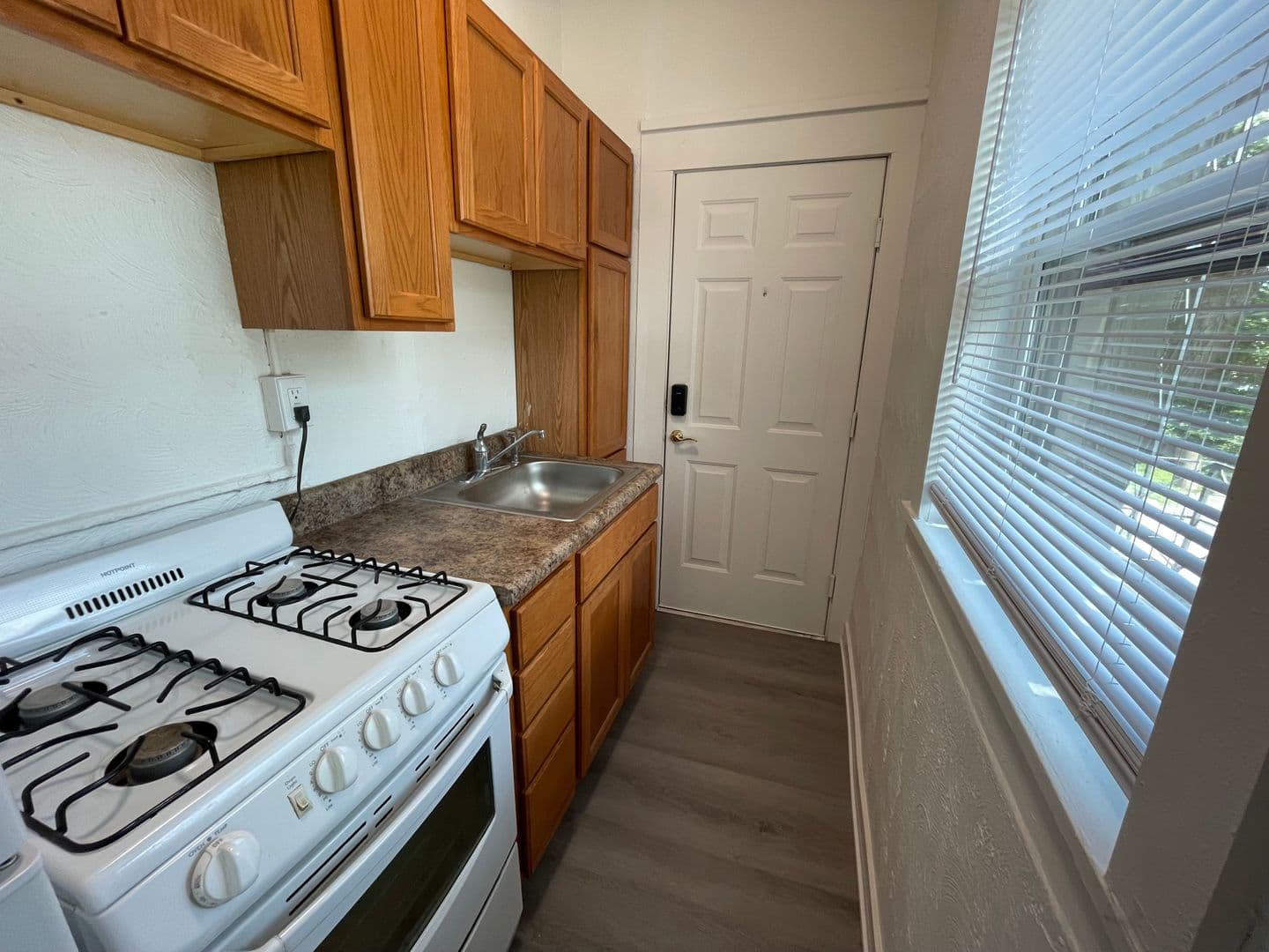 Des Moines Apartment: 1621 9th Street