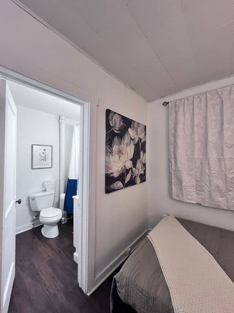 Des Moines Apartment: 1111 27th St